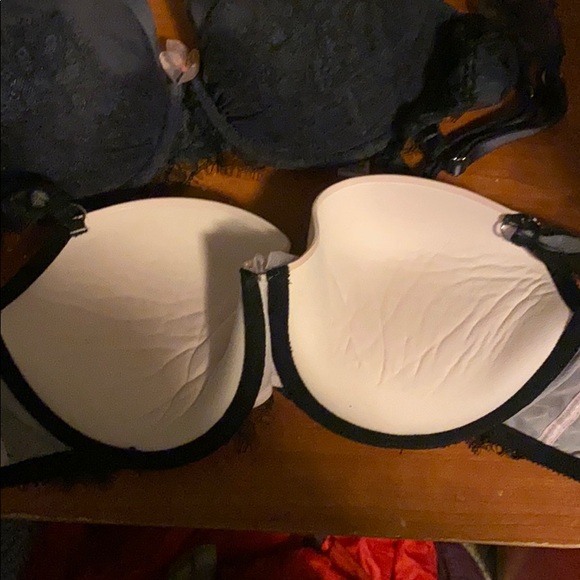 TWO VICTORIA SECRET BRAS - Picture 3 of 6
